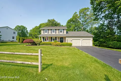 400 Donald Dr, Rotterdam, NY 12306