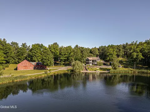 88 Mac Brown Rd, Claverack, NY 12513