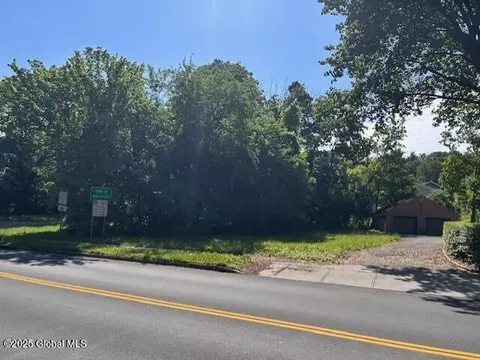 2544 Aqueduct Rd, Niskayuna, NY 12309