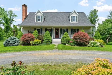 58 Van Deusen Rd, Hudson, NY 12534