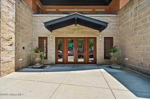70 Railroad Pl #207, Saratoga Springs, NY 12866