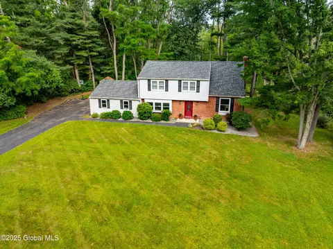 973 Avon Crest Blvd, Schenectady, NY 12309