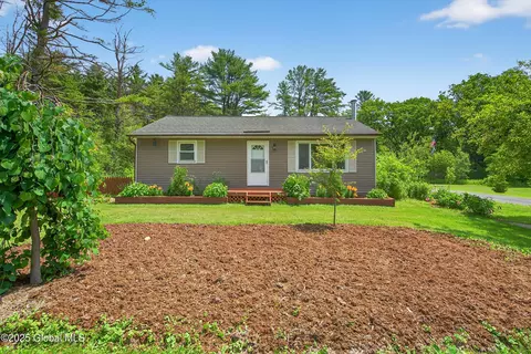 840 Washout Rd, Glenville, NY 12302
