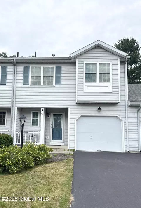 83 Old Mill Ln, Queensbury, NY 12804