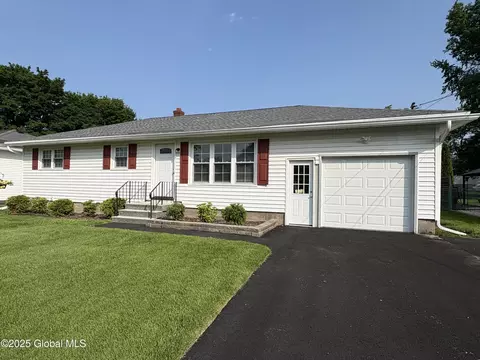 27 Crisafulli Dr, Albany, NY 12205