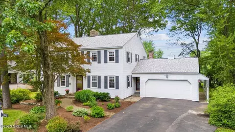 1394 Ruffner Rd, Niskayuna, NY 12309