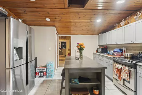 592 5th Ave, Troy, NY 12182 photo 12