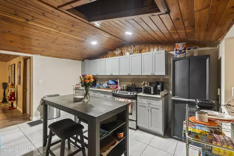592 5th Ave, Troy, NY 12182 photo 11