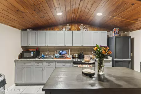 592 5th Ave, Troy, NY 12182 photo 13