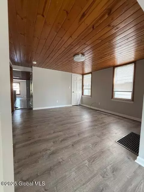 592 5th Ave, Troy, NY 12182 photo 15