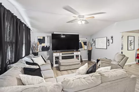592 5th Ave, Troy, NY 12182 photo 3