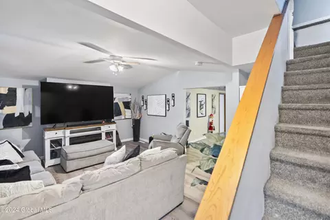 592 5th Ave, Troy, NY 12182 photo 2