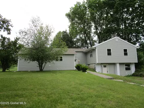 556 Cottrell Rd, Hoosick Falls, NY 12090