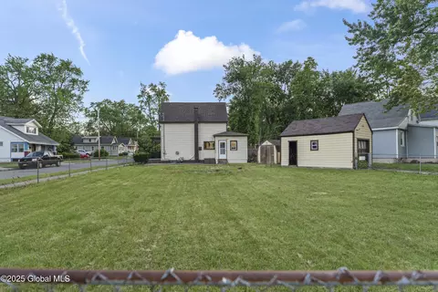 Exterior - 145 Marx St, Schenectady, NY 12304 photo 2 of 4