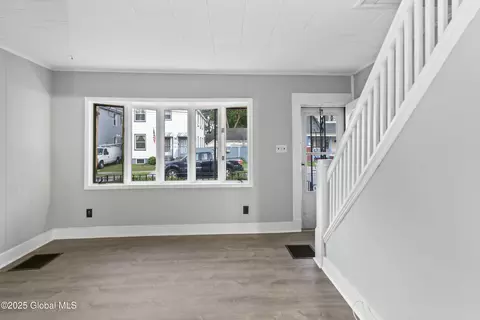 Living - 145 Marx St, Schenectady, NY 12304 photo 2 of 7