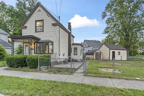 145 Marx St, Schenectady, NY 12304