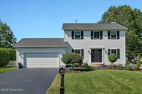 139 Country Walk Rd, Schenectady, NY 12306