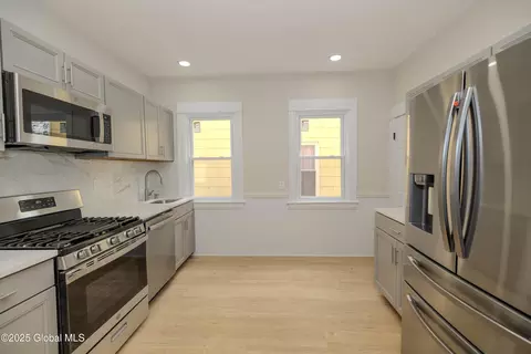 39 Fehr Ave, Schenectady, NY 12304 photo 25