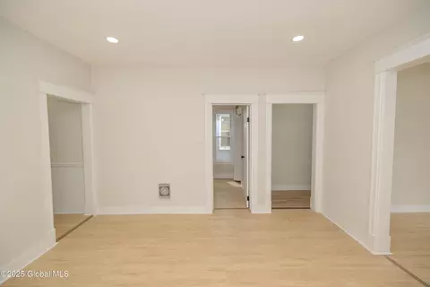39 Fehr Ave, Schenectady, NY 12304 photo 15