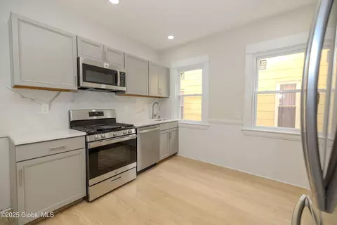 39 Fehr Ave, Schenectady, NY 12304 photo 27