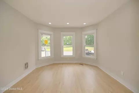 39 Fehr Ave, Schenectady, NY 12304 photo 7