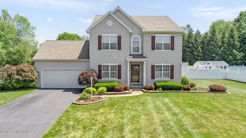 4 Heron Pl, Rexford, NY 12148