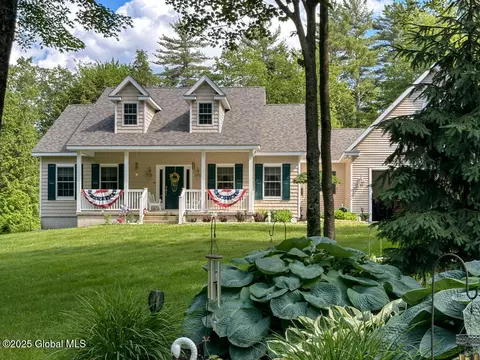 609 Truesdale Hill Rd, Lake George, NY 12845