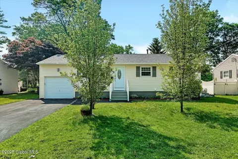 63 Fuller Ter, Colonie, NY 12205