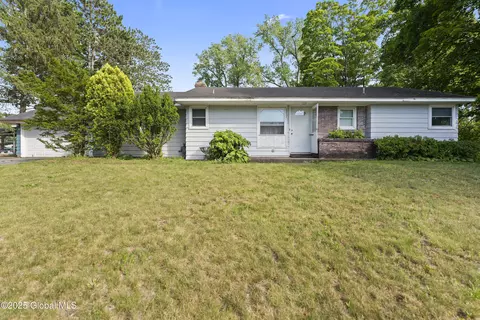 6262 Johnston Rd, Albany, NY 12203