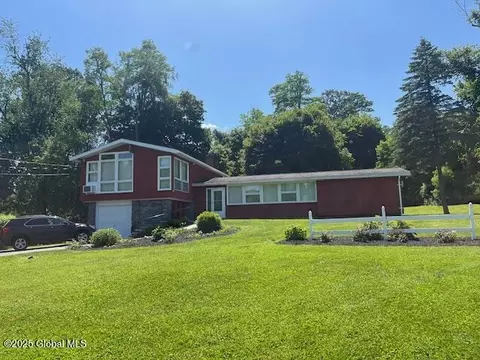 76 Putnam Rd, Rotterdam, NY 12306