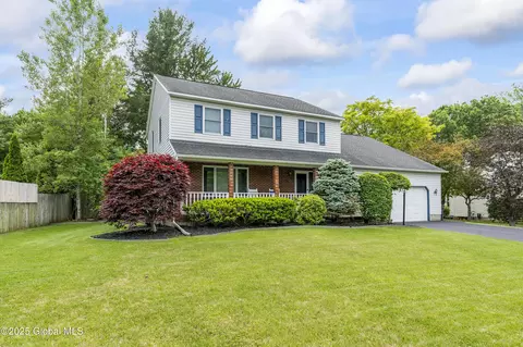 6 Shamrock Cir, Latham, NY 12110