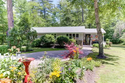 23-24 Lilly Ln, Averill Park, NY 12018