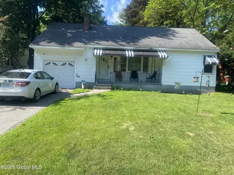 31 E State St, Gloversville, NY 12078