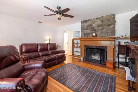 1810 Osterlitz Ave, Schenectady, NY 12306 photo 8