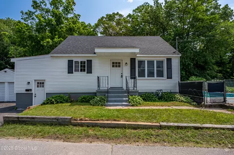 55 Lewis St, Ballston Spa, NY 12020