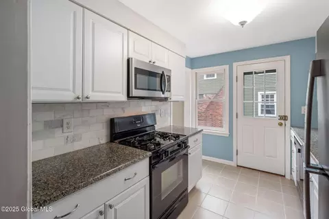 23 Harrison Ave, Delmar, NY 12054 photo 5
