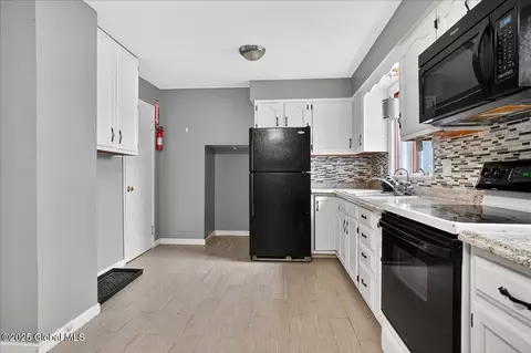 305 Elder St, Schenectady, NY 12304 photo 6