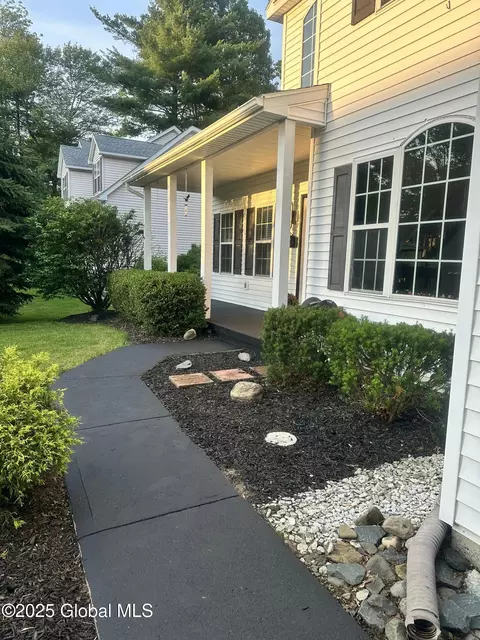 124 Woodfield Blvd, Mechanicville, NY 12118 photo 2