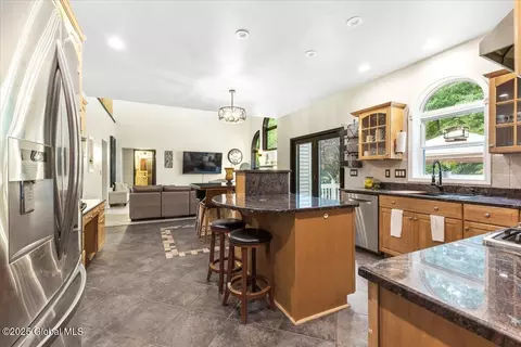 124 Woodfield Blvd, Mechanicville, NY 12118 photo 14