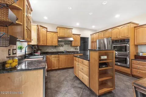 124 Woodfield Blvd, Mechanicville, NY 12118 photo 13