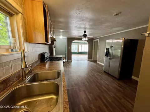 314 Main St, Corinth, NY 12822 photo 10