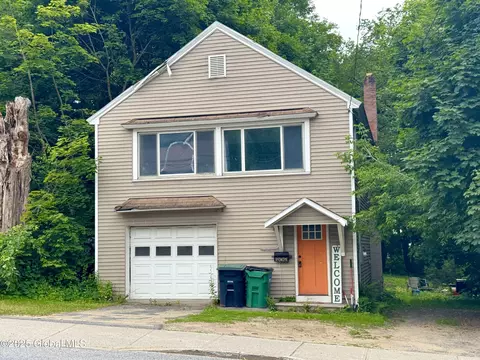 314 Main St, Corinth, NY 12822
