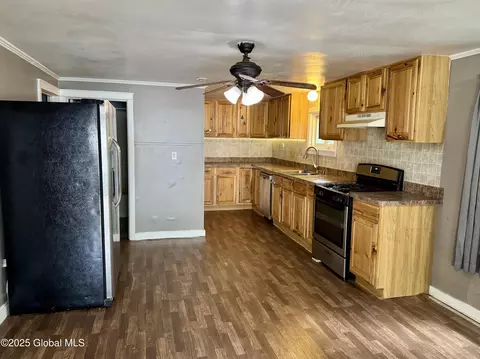 314 Main St, Corinth, NY 12822 photo 8