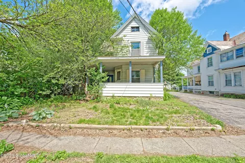 70 Sanford St, Glens Falls, NY 12801