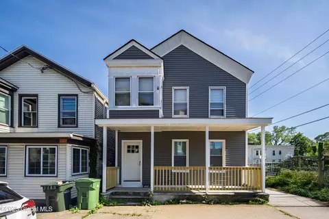 46 White St, Cohoes, NY 12047