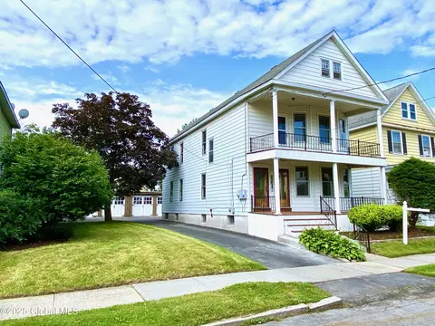 8 Mapleridge Ave, Albany, NY 12209