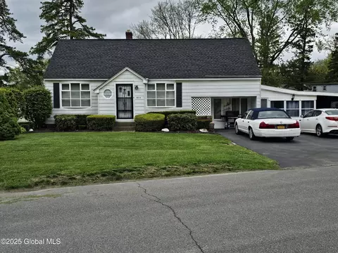 1824 Devendorf Rd, Schenectady, NY 12303