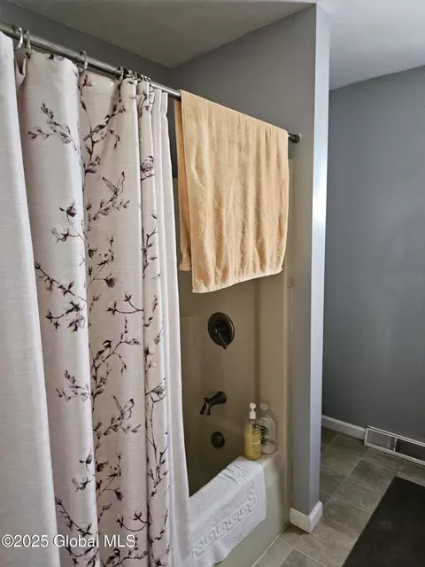 1824 Devendorf Rd, Schenectady, NY 12303 photo 11