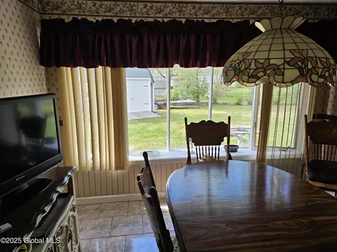 1824 Devendorf Rd, Schenectady, NY 12303 photo 7