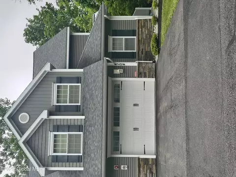 4104 Brunswick Meadows Way, Troy, NY 12182